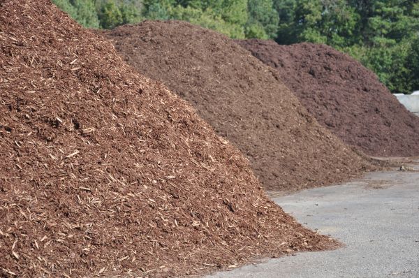 Brown Mulch Delivery in Cordova
